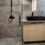 Pilkieji Apartamentai, Iki Juros 350m